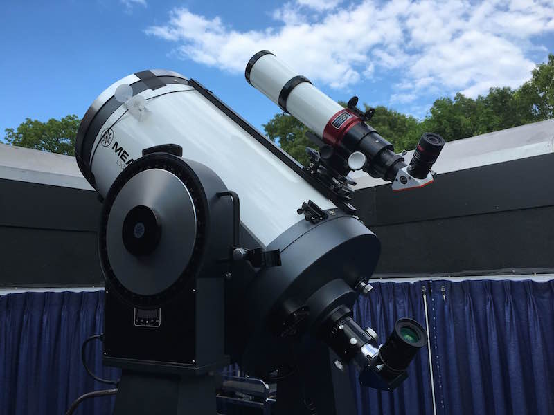 Vanderbilt Museum and Reichert Planetarium telescope on a sunny day