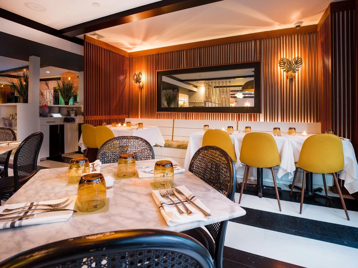 Elegant modern dining room at a Long Island winery hotel