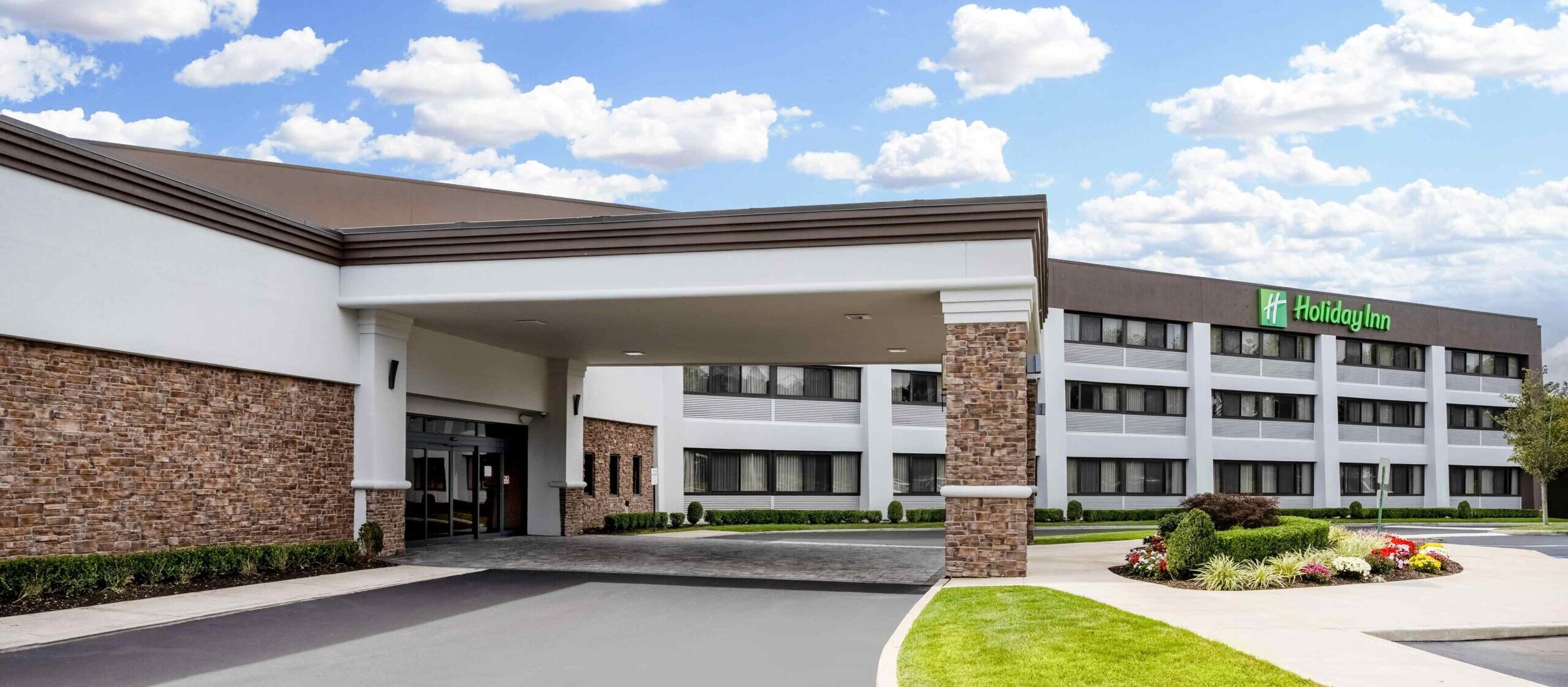 Holiday Inn hotel exterior in Holtsville, Long Island